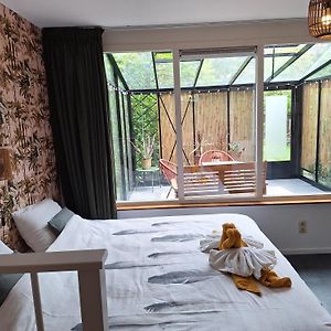 Studio met een King Size Bed